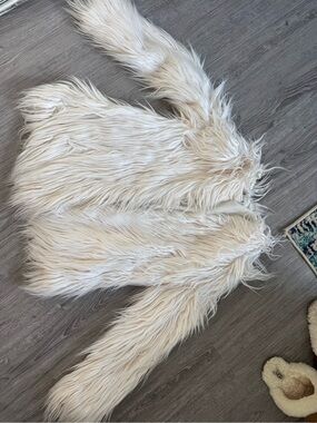 Faux Fur Jacket in Cream - Cozy Stylish Outerwear